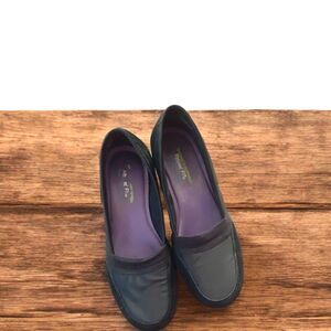 Skechers Womens Relaxed Fit Memory Foam Slip on Suede Loafers Size 10